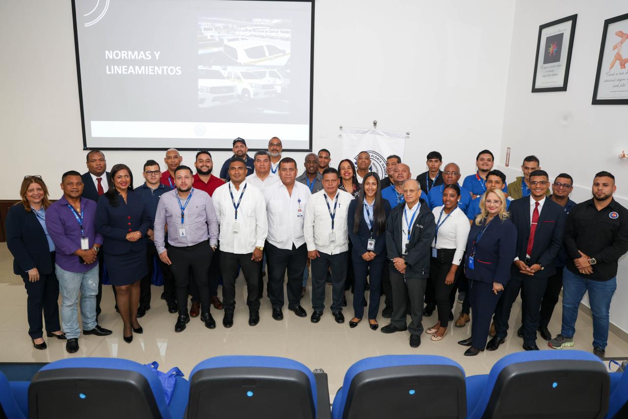 Seminario Dirigido a Colaboradores de Varias Instituciones Públicas, Realizado en la Sede de la Procuraduría de la Administración