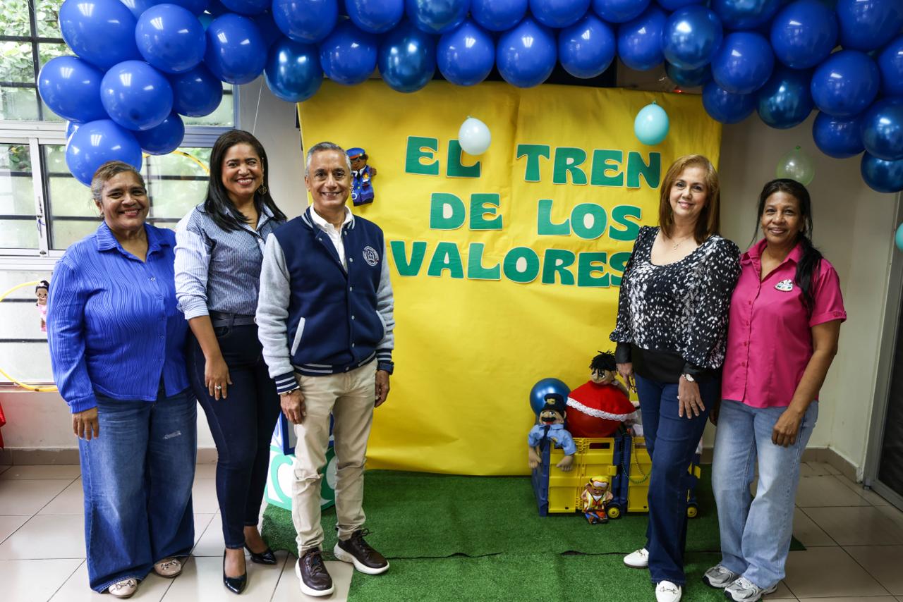 El Tren de los Valores llega al CAIPI de la Contraloría General
